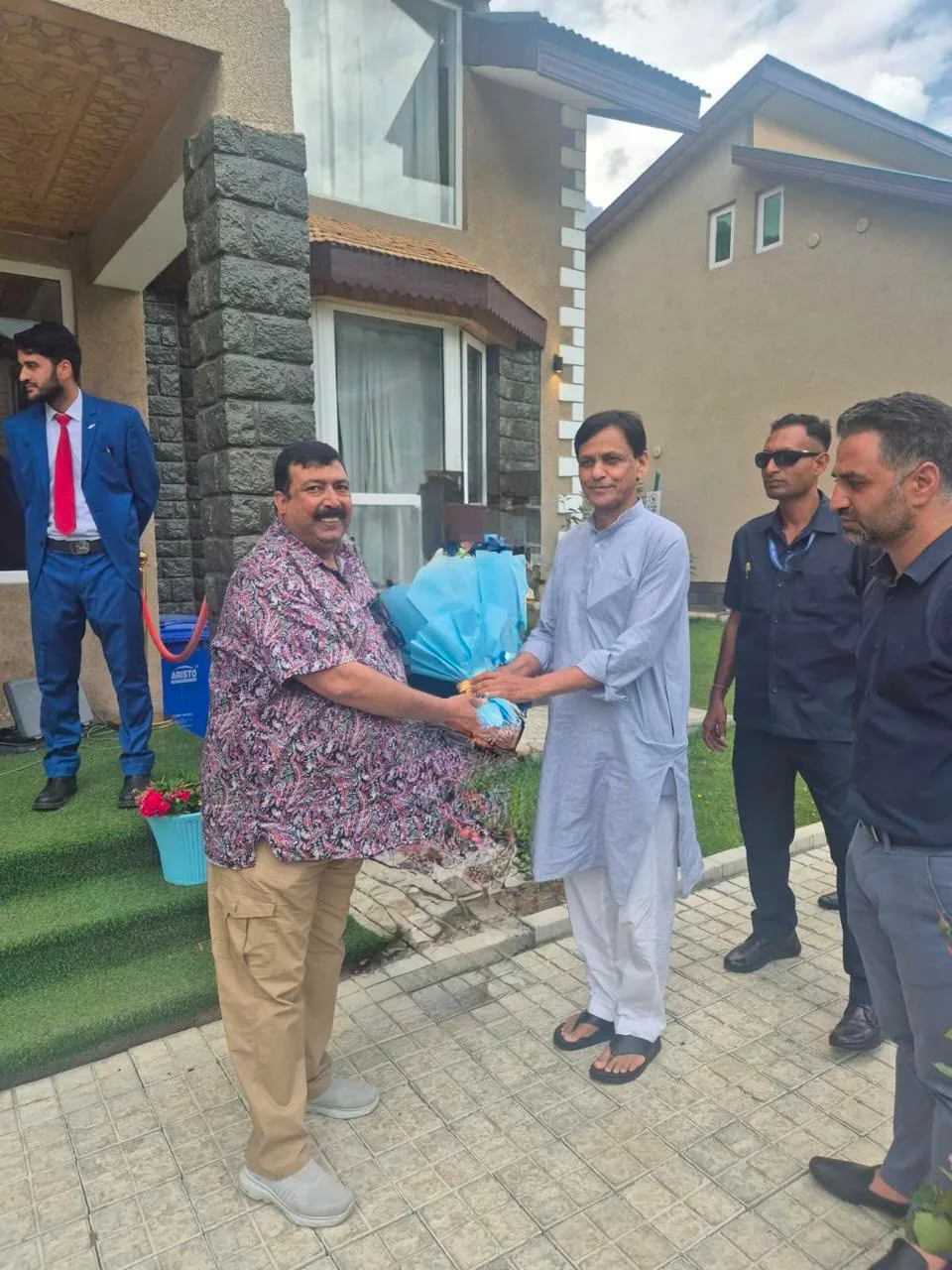 Memories from Sindh Resorts and Spa: a welcome with flowers
